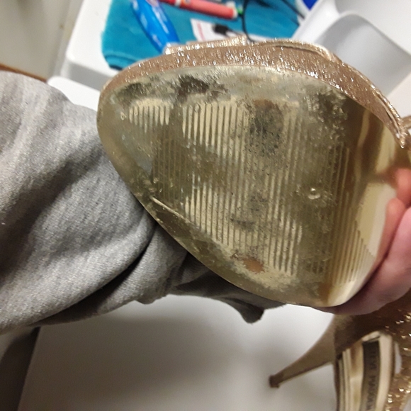 Steve Madden Haylow-G Gold Glitter Heels - Picture 3 of 5